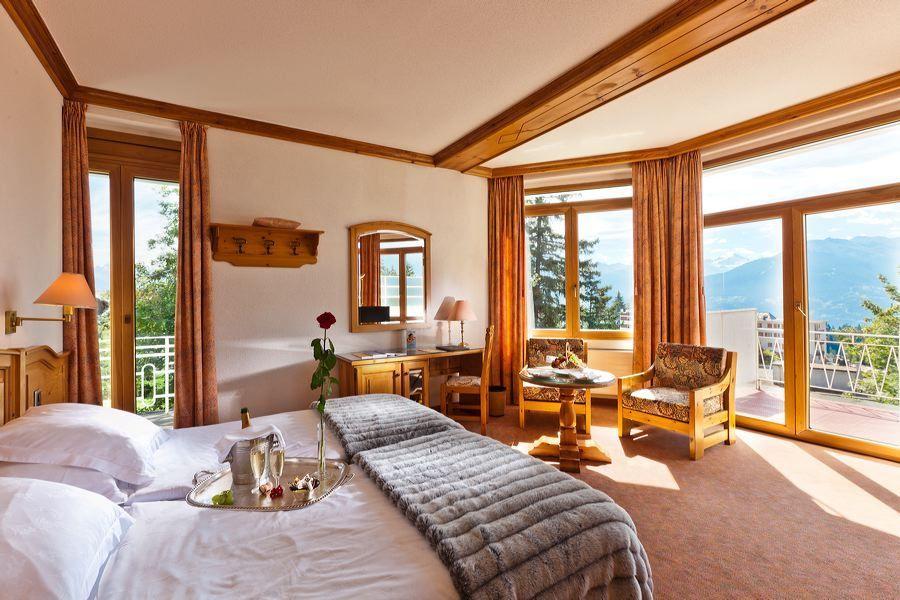 Alpina & Savoy Hotel Crans-Montana Værelse billede